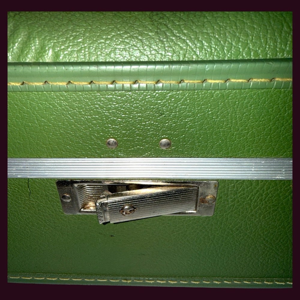 Vintage Trojan Brand Train\Make-up Travel Case - Picture 2 of 10